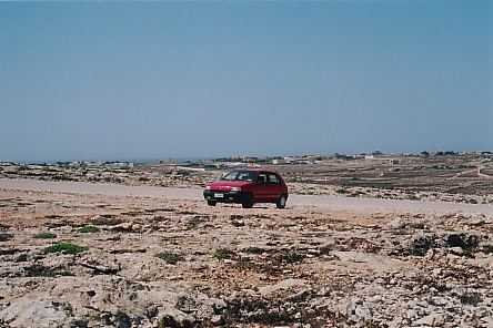 L'automobile o un qualsiasi mezzo di trasporto sono effettivamente necessari.